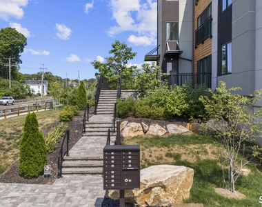 245 Main Street - Photo Thumbnail 31