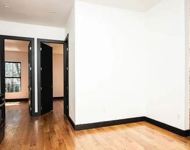 758 Putnam Avenue - Photo Thumbnail 4