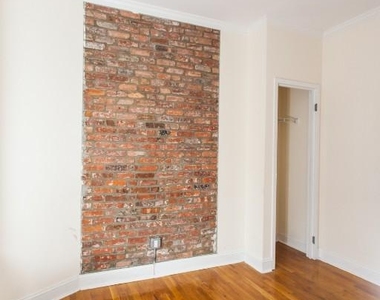 East 13th Street - Photo Thumbnail 6
