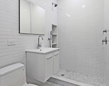 121 Madison Avenue - Photo Thumbnail 5