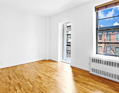 226 East 25th Street - Photo Thumbnail 3