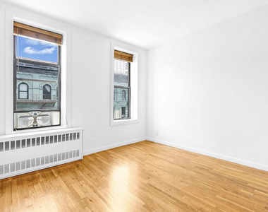 226 East 25th Street - Photo Thumbnail 2