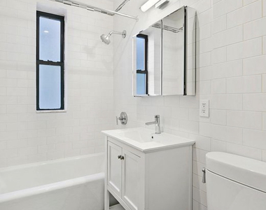 226 East 70th Street - Photo Thumbnail 6