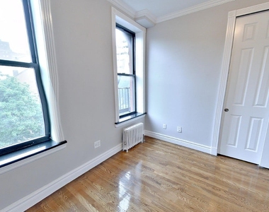 Mott Street - Photo Thumbnail 3