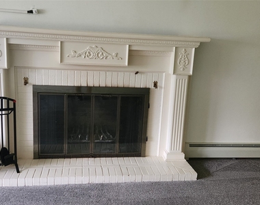 77 Riverside Drive - Photo Thumbnail 30