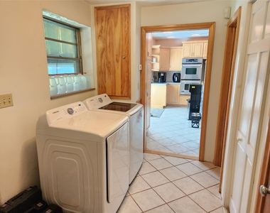 77 Riverside Drive - Photo Thumbnail 19