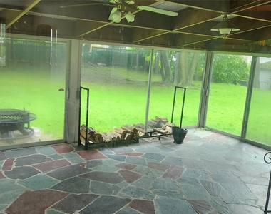 77 Riverside Drive - Photo Thumbnail 31