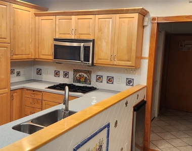 77 Riverside Drive - Photo Thumbnail 33