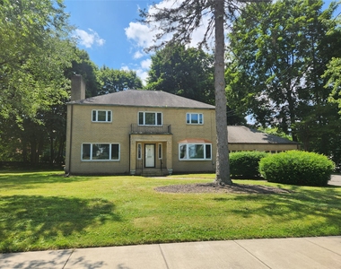 77 Riverside Drive - Photo Thumbnail 2
