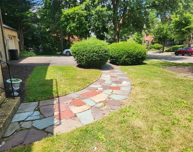 77 Riverside Drive - Photo Thumbnail 4