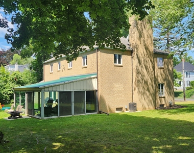 77 Riverside Drive - Photo Thumbnail 7