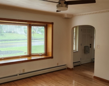 77 Riverside Drive - Photo Thumbnail 36