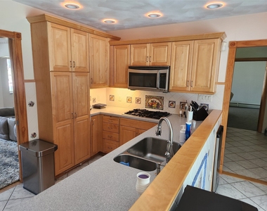 77 Riverside Drive - Photo Thumbnail 17