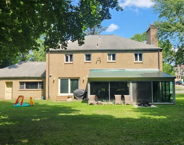 77 Riverside Drive - Photo Thumbnail 6
