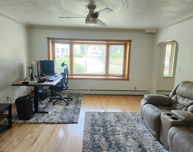 77 Riverside Drive - Photo Thumbnail 10