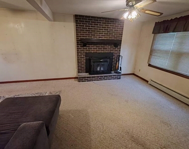 2028 Kim Drive - Photo Thumbnail 5