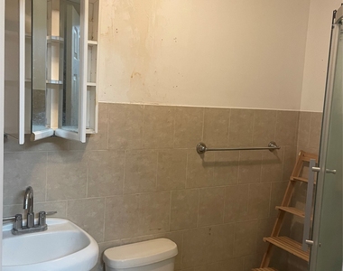 1304 Monroe Street - Photo Thumbnail 6