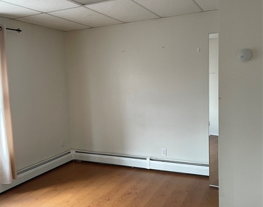 1304 Monroe Street - Photo Thumbnail 5
