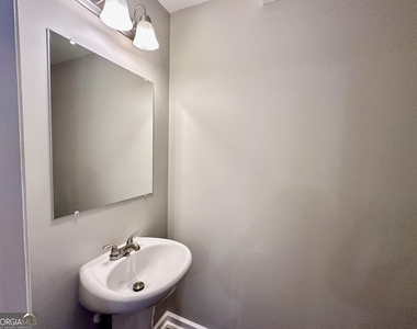 706 Keeshono Street - Photo Thumbnail 5