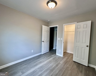 706 Keeshono Street - Photo Thumbnail 11