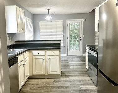 1630 Isleworth Circle - Photo Thumbnail 10