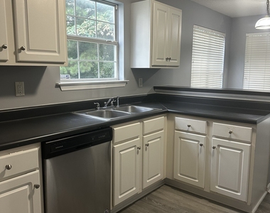 1630 Isleworth Circle - Photo Thumbnail 8