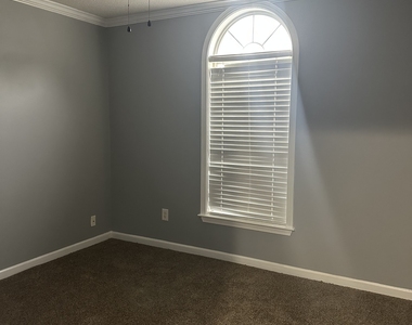 1630 Isleworth Circle - Photo Thumbnail 22