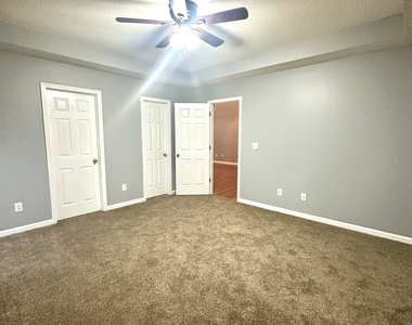 1630 Isleworth Circle - Photo Thumbnail 15