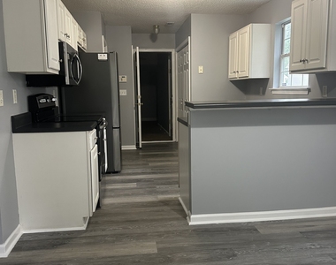 1630 Isleworth Circle - Photo Thumbnail 6