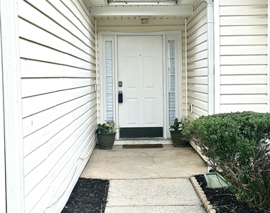 1630 Isleworth Circle - Photo Thumbnail 1