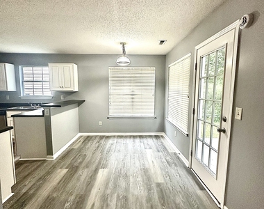 1630 Isleworth Circle - Photo Thumbnail 4