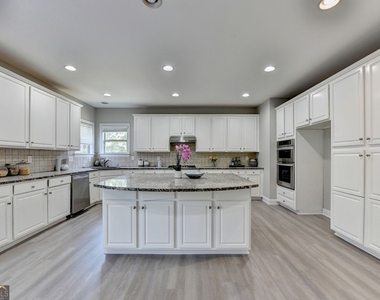 4805 Shelbourne Drive - Photo Thumbnail 34