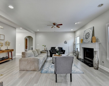 4805 Shelbourne Drive - Photo Thumbnail 20