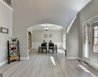 4805 Shelbourne Drive - Photo Thumbnail 3