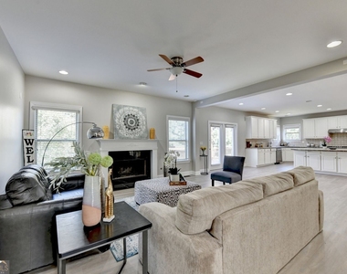 4805 Shelbourne Drive - Photo Thumbnail 14