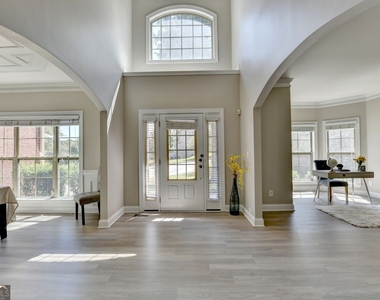 4805 Shelbourne Drive - Photo Thumbnail 2