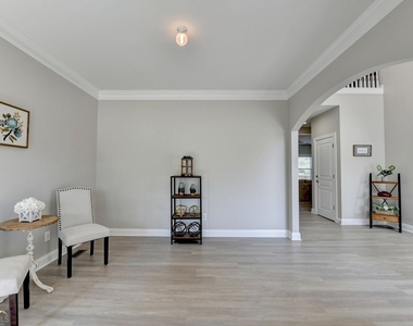 4805 Shelbourne Drive - Photo Thumbnail 13