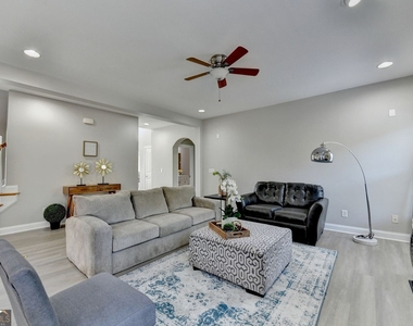 4805 Shelbourne Drive - Photo Thumbnail 21