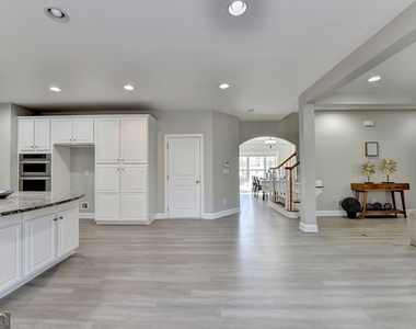 4805 Shelbourne Drive - Photo Thumbnail 24