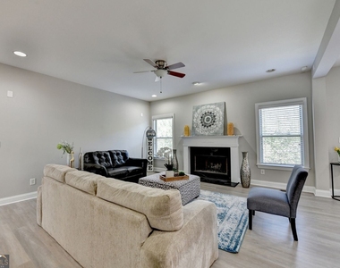 4805 Shelbourne Drive - Photo Thumbnail 17