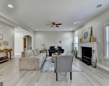 4805 Shelbourne Drive - Photo Thumbnail 37