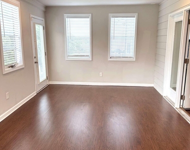 237 Franklin Street - Photo Thumbnail 11