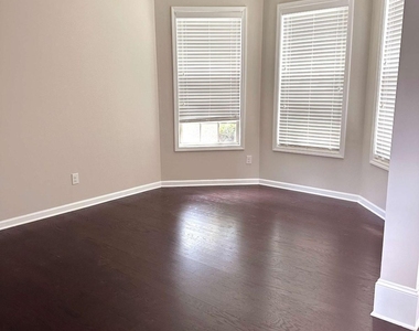 237 Franklin Street - Photo Thumbnail 4