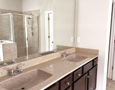 237 Franklin Street - Photo Thumbnail 16