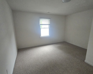3490 Runnymeade Drive - Photo Thumbnail 12