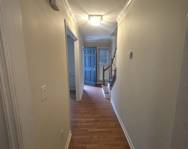 3490 Runnymeade Drive - Photo Thumbnail 9