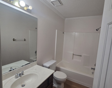 3490 Runnymeade Drive - Photo Thumbnail 10