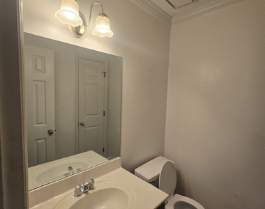 3490 Runnymeade Drive - Photo Thumbnail 6