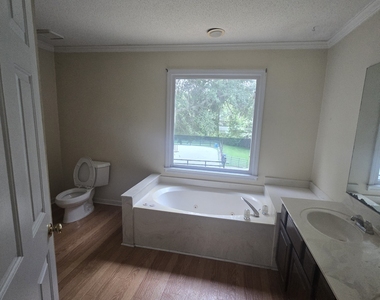 3490 Runnymeade Drive - Photo Thumbnail 17