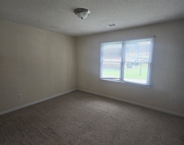 3490 Runnymeade Drive - Photo Thumbnail 14